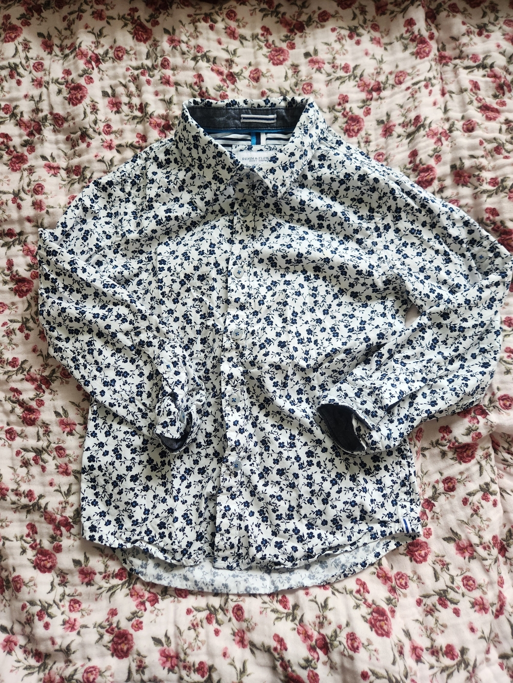 Denim & Flower White Button-Up Shirt with Navy Floral Motif Size 5/6
